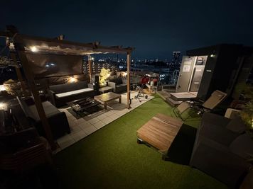arpeggioSKY品川大井町 【～20名イベントプラン】屋上庭園アルペジオスカイ※法人様限定の室内の写真