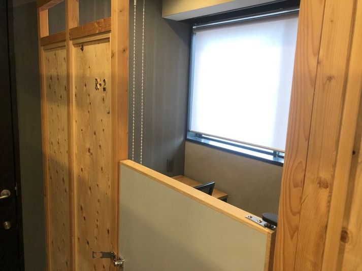 【R-２】１名_鍵付き個室ブース_神戸駅前スキマ - 神戸駅前コワーキングスペース Suki_ma（スキマ）