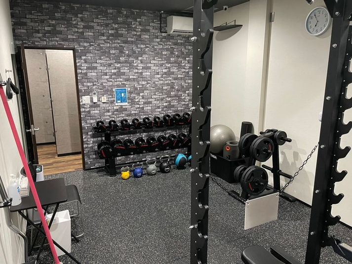 【個室ジム】フリーウェイトが豊富♪ハコジム緑橋店ルーム4 - ハコジム緑橋店
