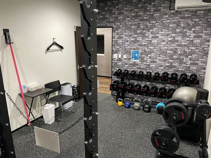 【個室ジム】フリーウェイトが豊富♪ハコジム緑橋店ルーム4 - ハコジム緑橋店