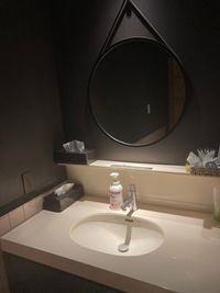 広々とした洗面台
女性用アメニティのご用意もございますのでご自由にお持ちください。 - BasisPoint 神保町店  【1～10名会議室RoomA】神保町エリアの設備の写真