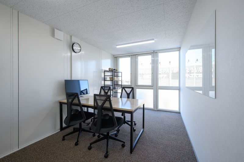 Work2 - U-SPACE　小牧店