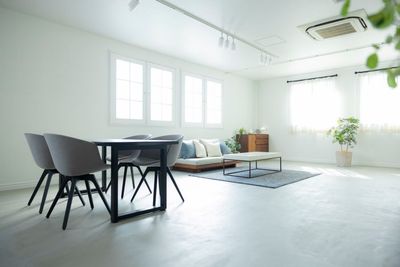 【直前割引価格あり】撮影小物が豊富な明るいハウススタジオ　ダミーキッチン、ベッドあり　ロケハン歓迎です - スタジオマド小岩