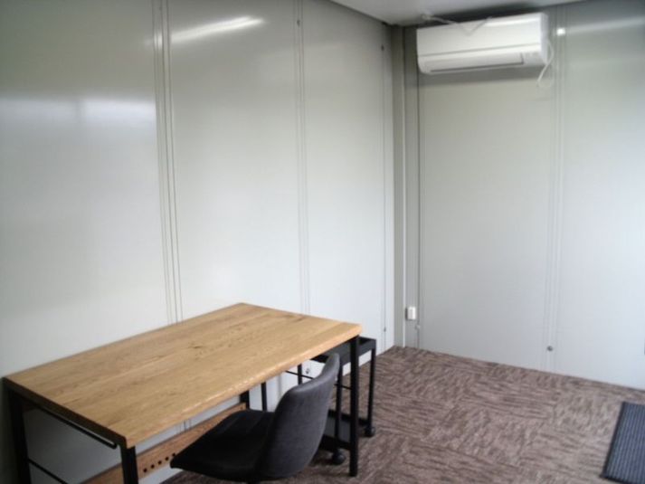 Work - U-SPACE　花園インター店