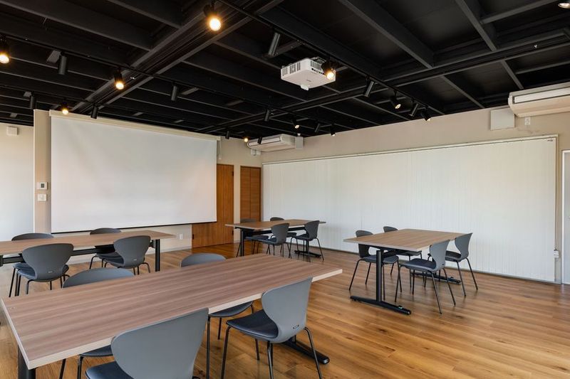 Community - U-SPACE垂水海岸通店