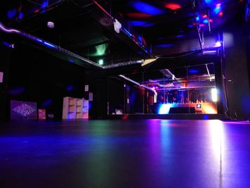 照明設置でイベントも - DANCESTUDIO STARSPACEの室内の写真