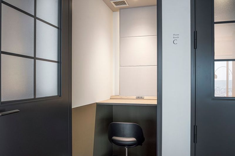 最上フロア38階 完全個室のフォンブース - Reqree OBP(リクリー大阪ビジネスパーク)