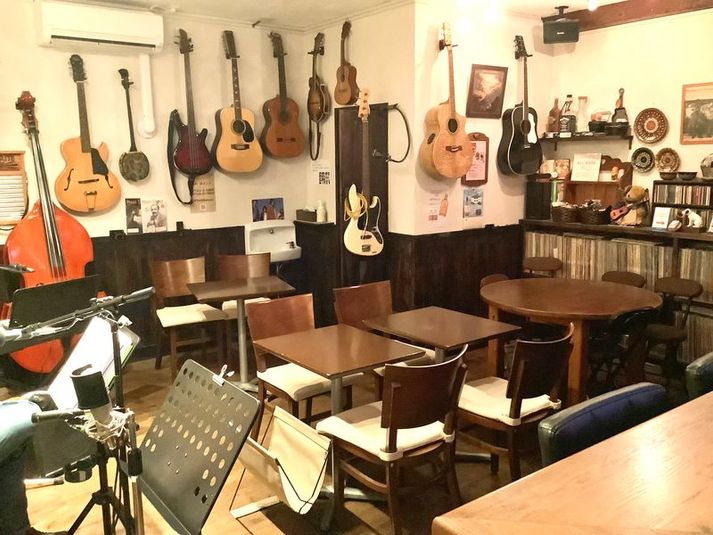 ギター、ピアノの弾けるレンタルスペース - Acoustic Cabin 隠れ谷