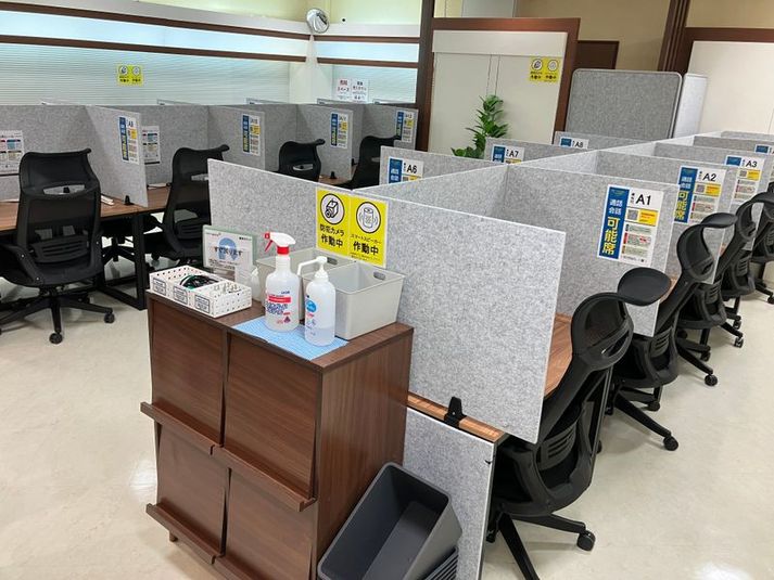 	1人用席（通話・会話OK） - コインスペース和歌山ミオ店