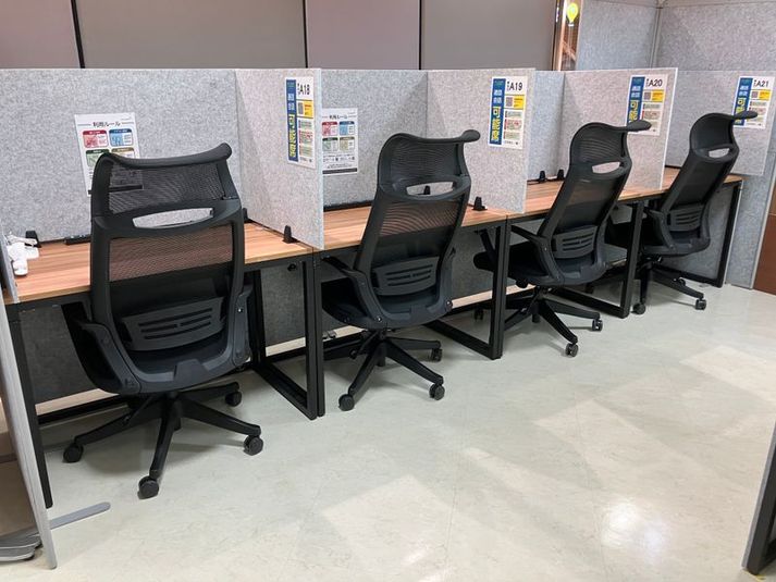 	1人用席（通話・会話OK） - コインスペース和歌山ミオ店