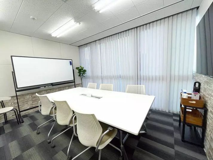 ワンコイン会議室 新橋 | B-04 - ワンコイン会議室 新橋