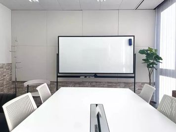 ワンコイン会議室 新橋 ワンコイン会議室 新橋 | B-04の室内の写真