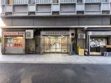ワンコイン会議室 新橋 新橋駅前B-07の室内の写真