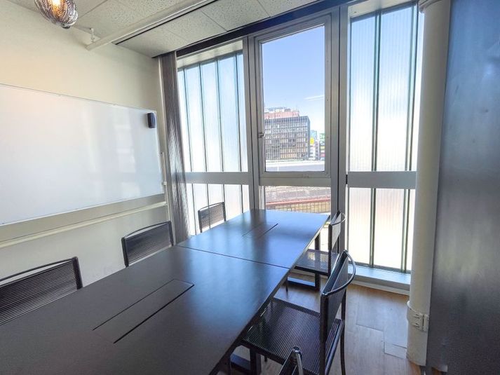 新橋駅前B-07 - ワンコイン会議室 新橋