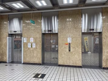ワンコイン会議室 新橋 新橋駅前B-07の室内の写真