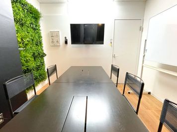 ワンコイン会議室 新橋 新橋駅前B-07の室内の写真