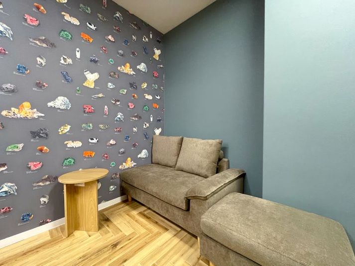 新橋駅前ニュートン - ワンコイン会議室 新橋