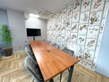 ワンコイン会議室 新橋 ダーウィンの室内の写真