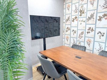 ワンコイン会議室 新橋 ダーウィンの室内の写真