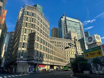 ワンコイン会議室 新橋 新橋駅前ベル会議室の室内の写真