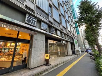 ワンコイン会議室 新橋 新橋駅前ベル会議室の室内の写真