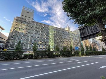 ワンコイン会議室 新橋 新橋駅前ベル会議室の室内の写真