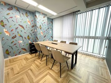 ワンコイン会議室 新橋 新橋駅前ベル会議室の室内の写真