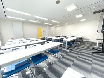 ワンコイン会議室 新橋 新橋駅前ダ・ヴィンチ大会議室の室内の写真