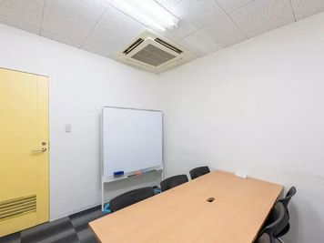ワンコイン会議室 新橋 ワンコイン会議室 新橋 | B-01の室内の写真