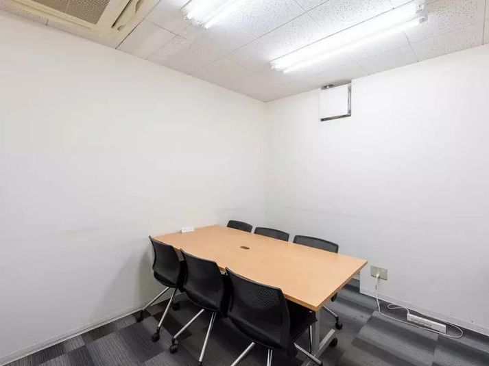 ワンコイン会議室 新橋 | B-01 - ワンコイン会議室 新橋