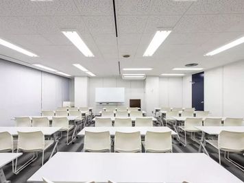 ワンコイン会議室 新橋 新橋駅前セミナールームの室内の写真