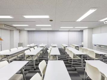 ワンコイン会議室 新橋 新橋駅前セミナールームの室内の写真