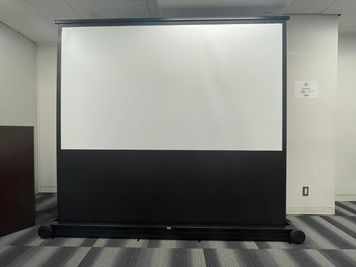 ワンコイン会議室 新橋 新橋駅前セミナールームの室内の写真