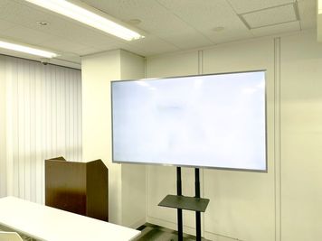 ワンコイン会議室 新橋 新橋駅前セミナールームの室内の写真