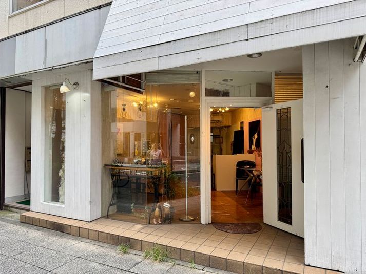 【石川町駅から徒歩４分】レンタルサロン「SUN FLOWER」 - サロンスペース「SUN FLOWER」