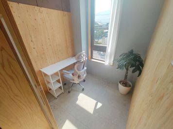 個室B　室内 - Coworking Space C_ing（シーング） 個室Bの室内の写真