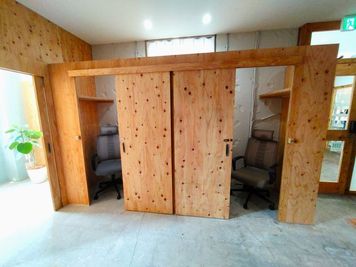 鍵・窓付ボックス席！　仕事、自習がはかどります。 - Coworking Space C_ing（シーング）