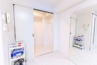 ルーム内にある清掃用具はご自由にお使いください。 - Wellness南森町_19の室内の写真