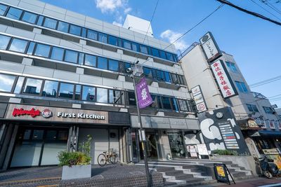 コワーキングスペース/KanadeBako 会議室・6〜8名着席可能の外観の写真