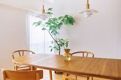 伸長可能なダイニングテーブルはCARL HANSEN & SON。横でも縦でも置くことが可能です。 - studio shiro to muku キッチン付ハウススタジオの室内の写真