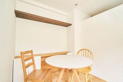 白を基調とているのでスタイリングもしやすい。 - studio shiro to muku キッチン付ハウススタジオの室内の写真