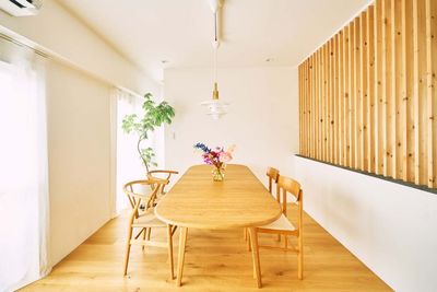 伸長可能なダイニングテーブルはCARL HANSEN & SON。横でも縦でも置くことが可能です。 - studio shiro to muku キッチン付ハウススタジオの室内の写真