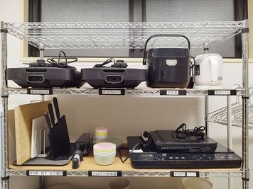ホットプレート、炊飯器、電気ケトル、IHコンロがございます。 - レンタルスペース -- BB 新宿御苑 -- 女子会/推し活/歓迎会/撮影/上映会/駅徒歩4分！新宿御苑の設備の写真