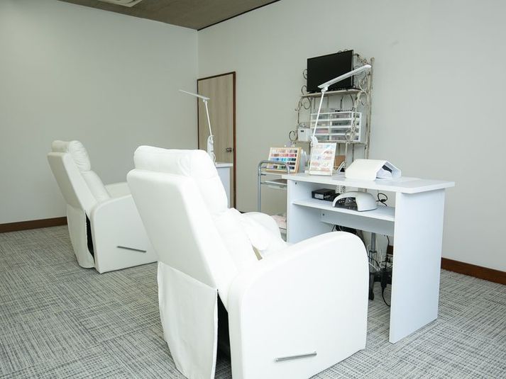 ネイルもオイルマッサージ・リラクゼーションが出来るサロンスペース - LUMILA【リラクスペース】