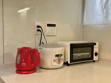 ・電気ケトル
・炊飯器
・トースター - Alleyway Gourmet Lab（アリウェイグルメラボ） レンタルキッチンスペースの設備の写真