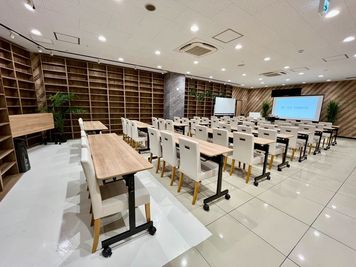 【レイアウト変更可能です。備品もご自由にご利用いただけます！】 - 【閉店】Mace上野 【閉店】会議限定プランの室内の写真