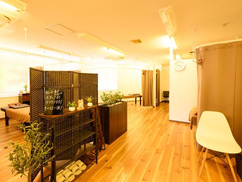 施術ベッド・姿見・ダイニングセット 大船駅近く引き取り