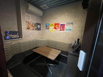 【人数料金プラン〜6名】ソフトドリンク飲み放題付き☕️カラオケ🎤パーティー🎉楽器演奏🎺コワーキング👨‍💻 - ジャンカラお初天神店