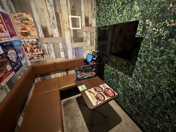 【人数料金プラン〜6名】ソフトドリンク飲み放題付き☕️カラオケ🎤パーティー🎉楽器演奏🎺コワーキング👨‍💻 - ジャンカラ高槻ｼｰｽｰ店