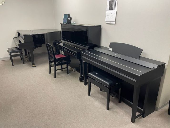 ピアノ・エレクトーン・クラビノーバのレンタル部屋【R2】 - 天神センター